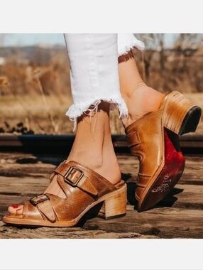 FREEBIRD BY STEVEN Caprice Slip on Open Toe Tan Leather Mules Clogs Shoes 10